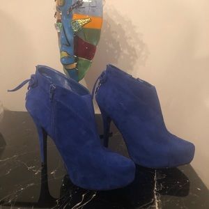 Electric blue booties never worn